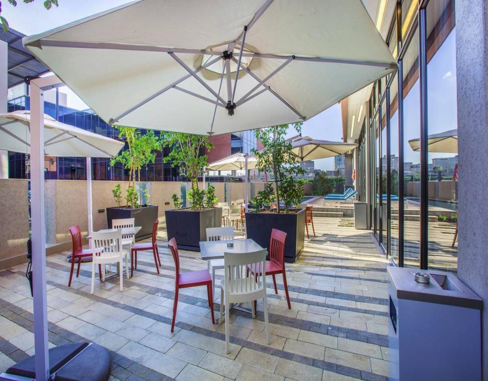 Newtown, Hotel 3*
